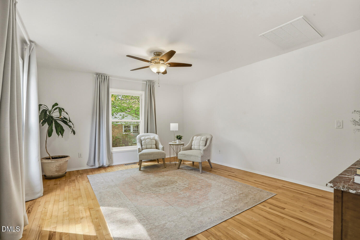 200 Brandon Court Raleigh, NC 27609 - Photo 4 of 43 200 Brandon Ct Raleigh NC-large-008-009-