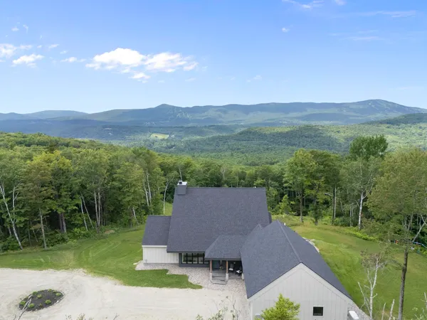 $1,746,000 | 136 Woodsman Extension, West Dover, VT 05356