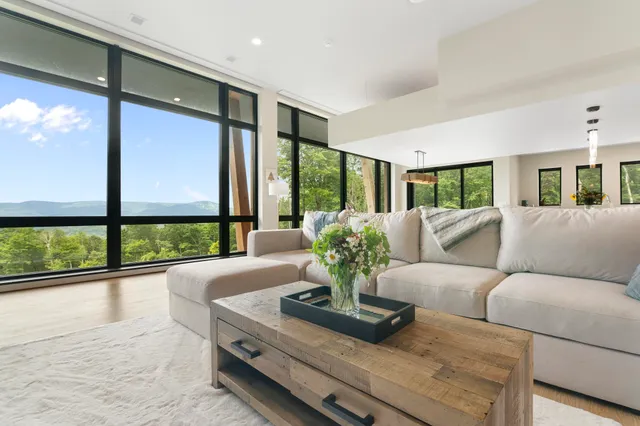 $1,939,000 | 136 Woodsman Extension, West Dover, VT 05356