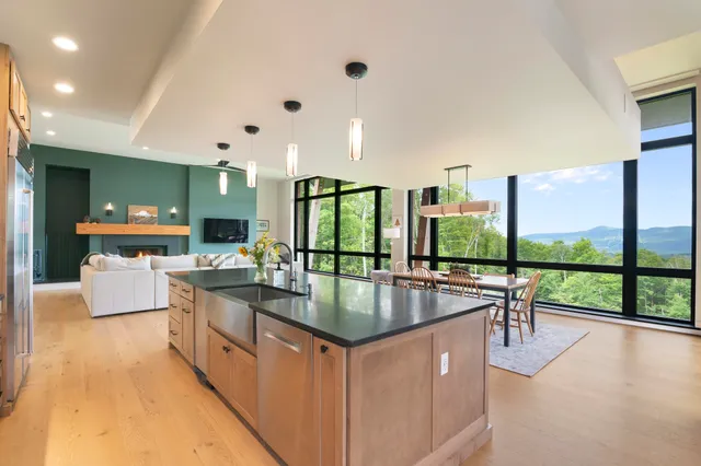 $1,939,000 | 136 Woodsman Extension, West Dover, VT 05356
