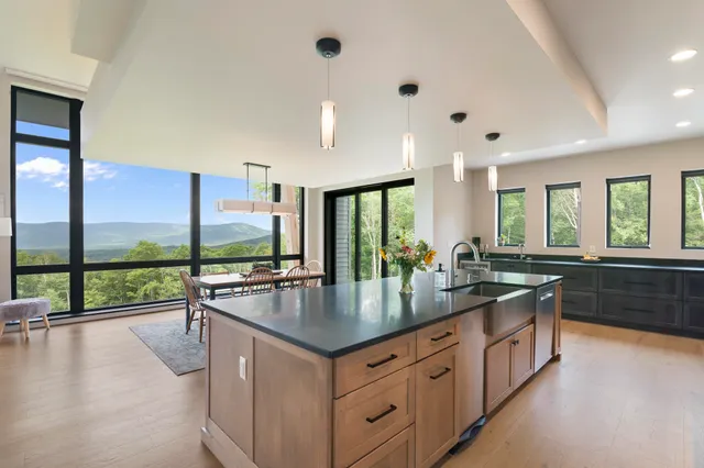 $1,939,000 | 136 Woodsman Extension, West Dover, VT 05356