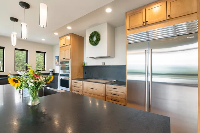 $1,939,000 | 136 Woodsman Extension, West Dover, VT 05356