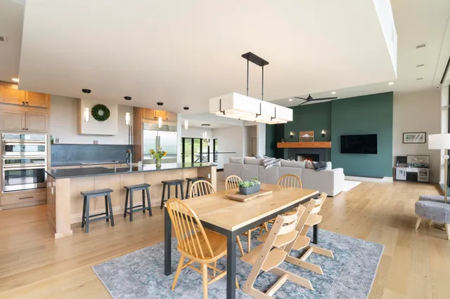 $1,939,000 | 136 Woodsman Extension, West Dover, VT 05356