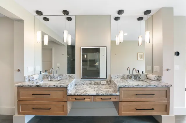 $1,939,000 | 136 Woodsman Extension, West Dover, VT 05356