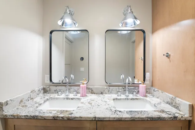 $1,939,000 | 136 Woodsman Extension, West Dover, VT 05356