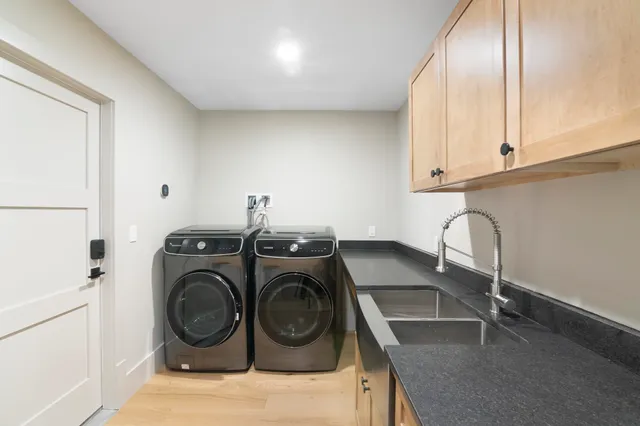 $1,939,000 | 136 Woodsman Extension, West Dover, VT 05356