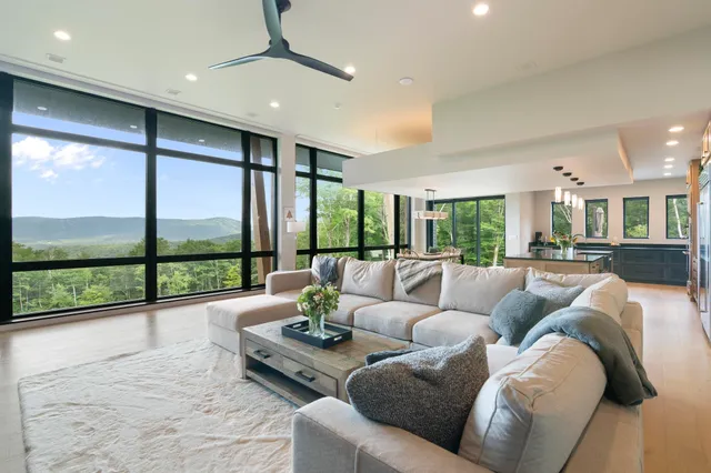 $1,939,000 | 136 Woodsman Extension, West Dover, VT 05356