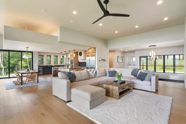 $1,939,000 | 136 Woodsman Extension, West Dover, VT 05356