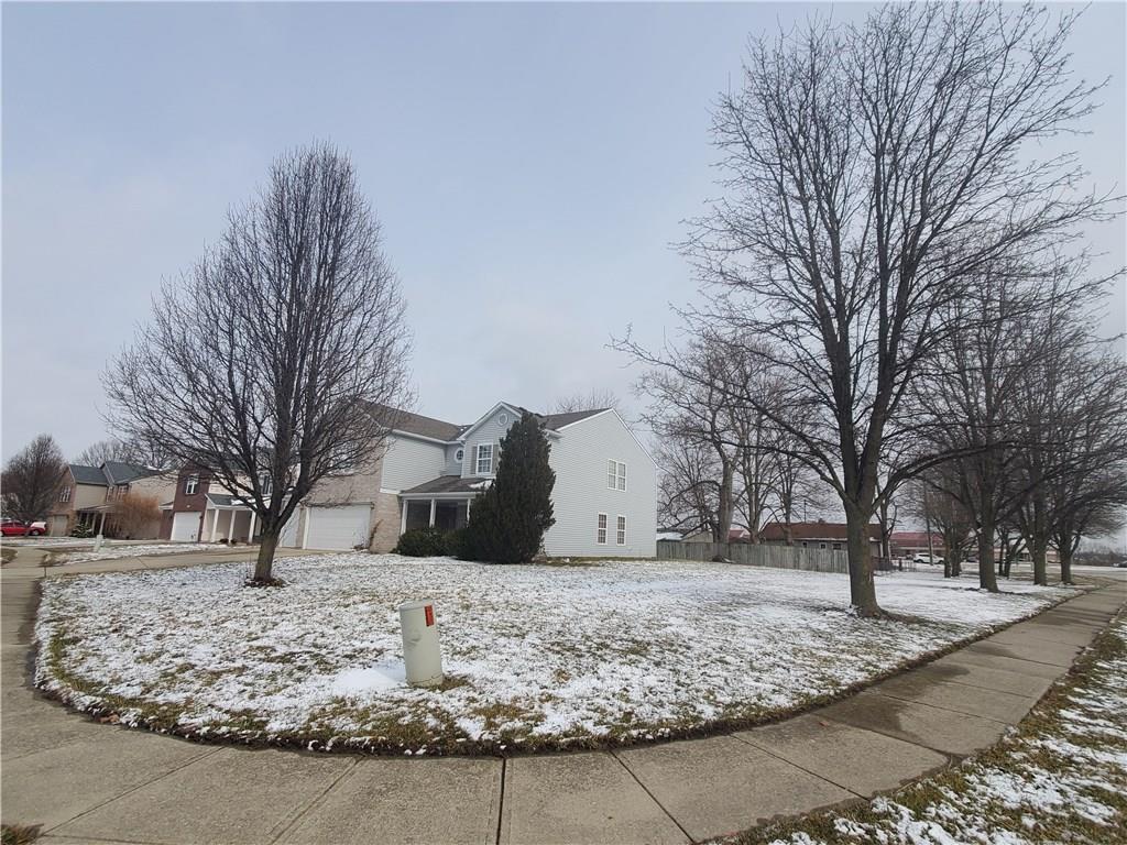 6942 Merritt Ridge Way Avon, IN 46123 - Photo 3 of 6