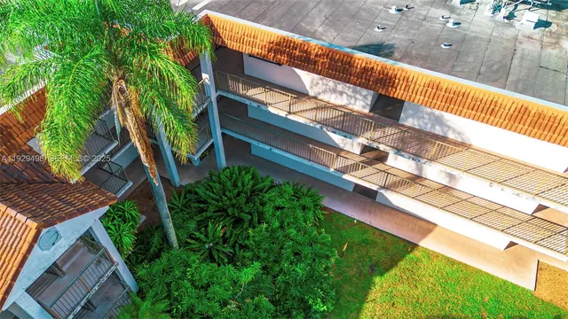 $242,000 | 4705 Southwest 62nd Avenue, Unit 104, Davie, FL 33314