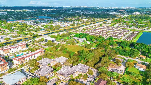 $242,000 | 4705 Southwest 62nd Avenue, Unit 104, Davie, FL 33314