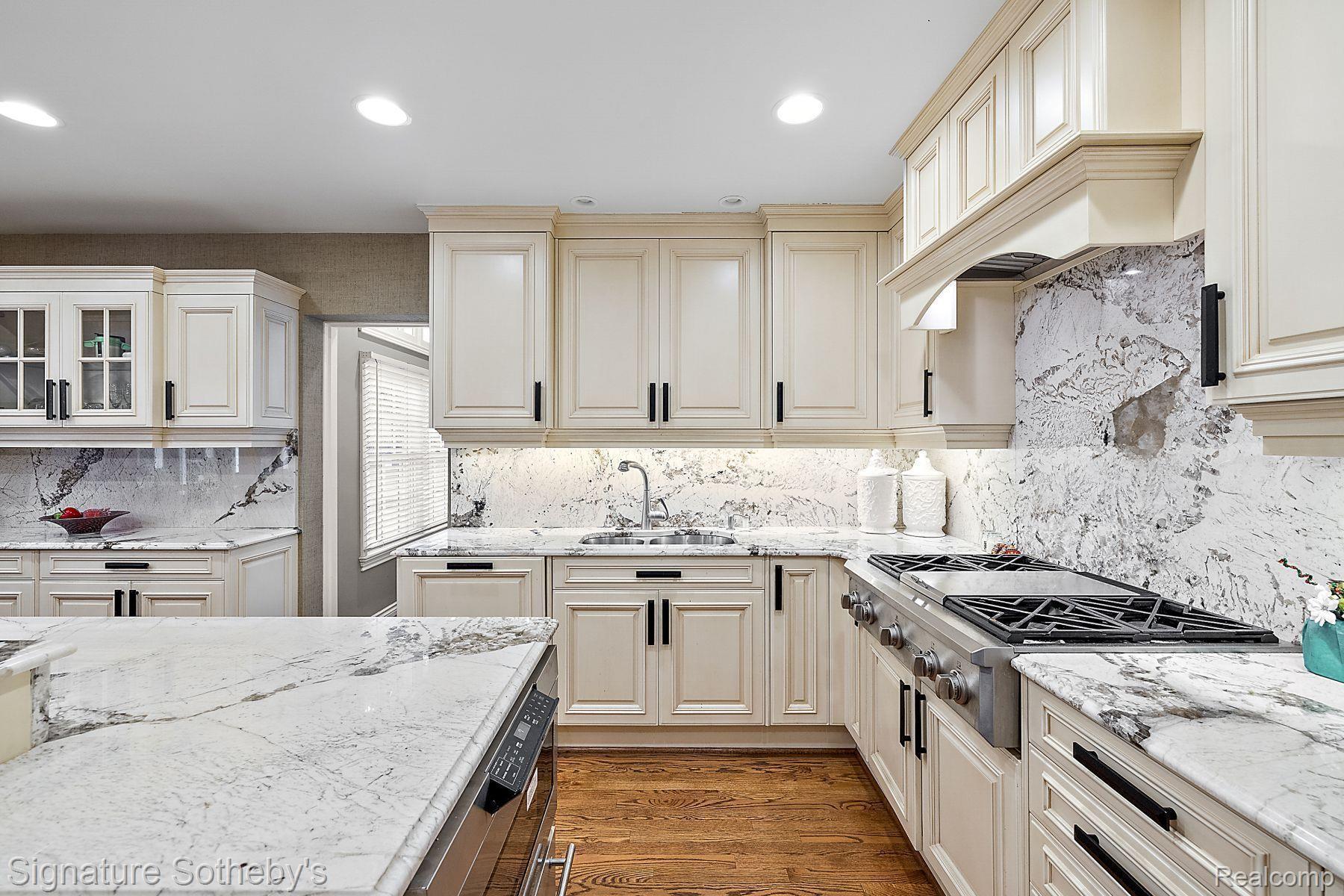 340 Keswick Road Bloomfield Hills, MI 48304 - Photo 11 of 58 Gallery Image 11