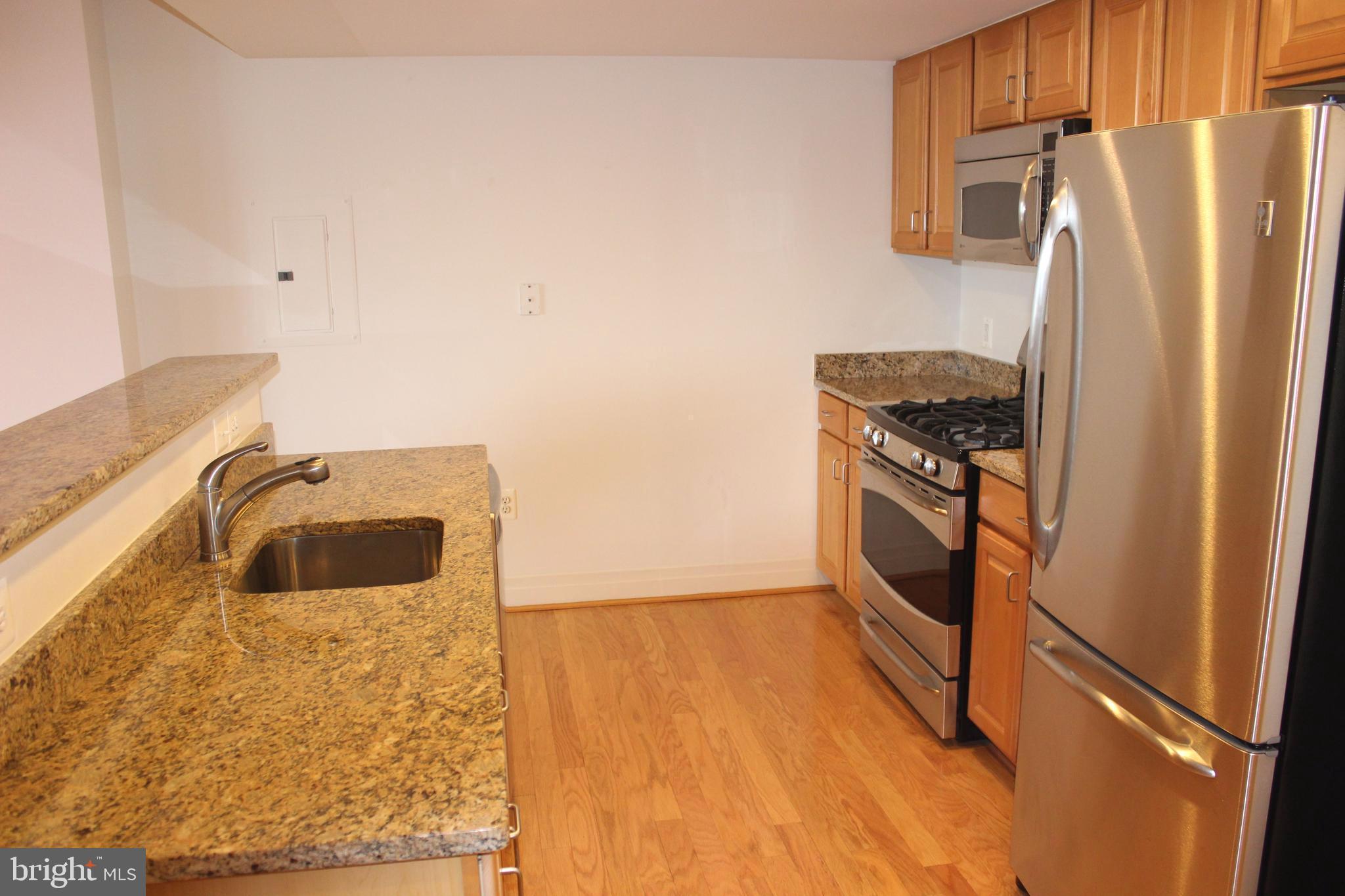 414 Water Street, Unit 1401 Baltimore, MD 21202 - Photo 3 of 14 Kitchen