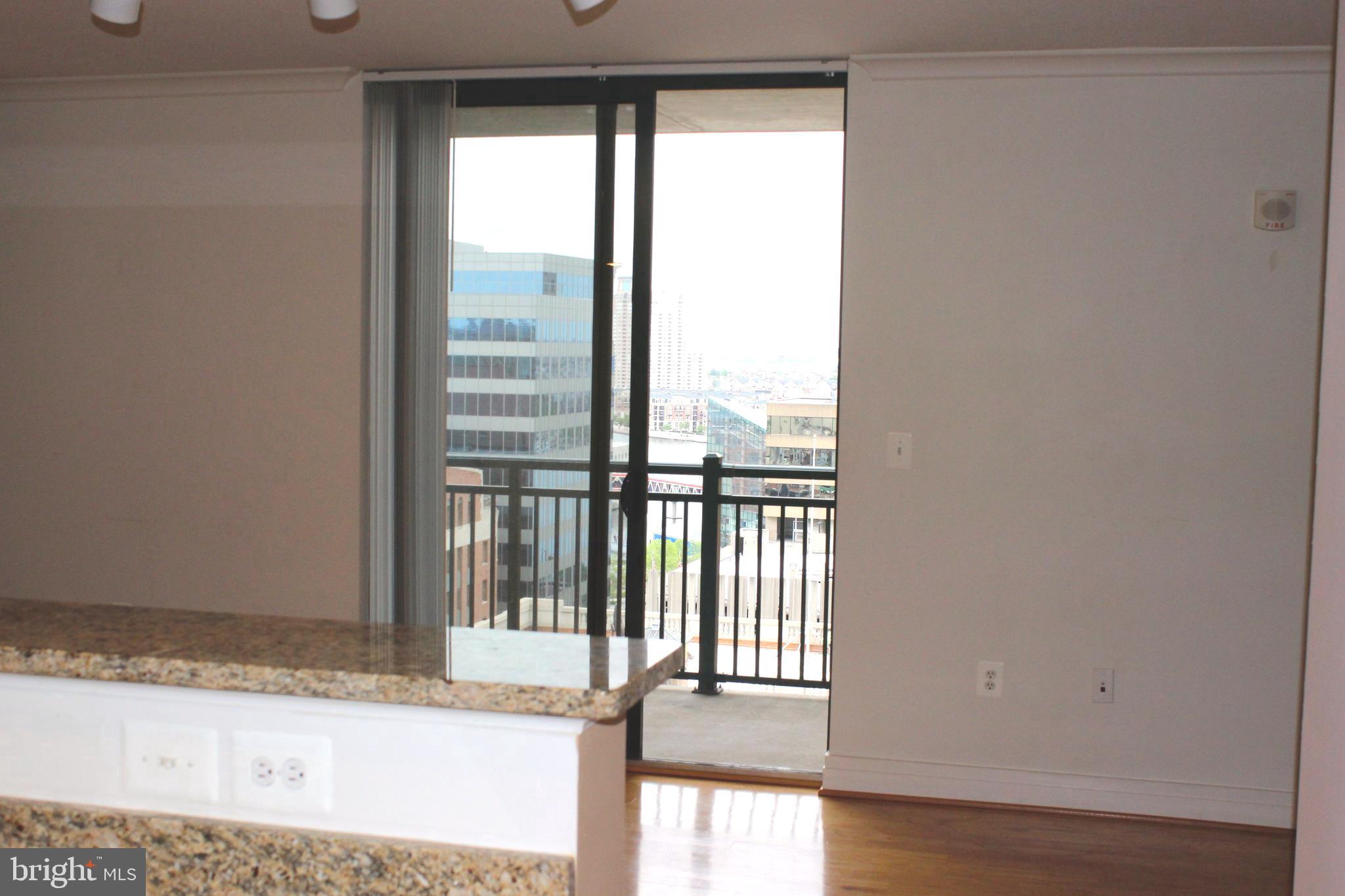 414 Water Street, Unit 1401 Baltimore, MD 21202 - Photo 4 of 14 Living Room