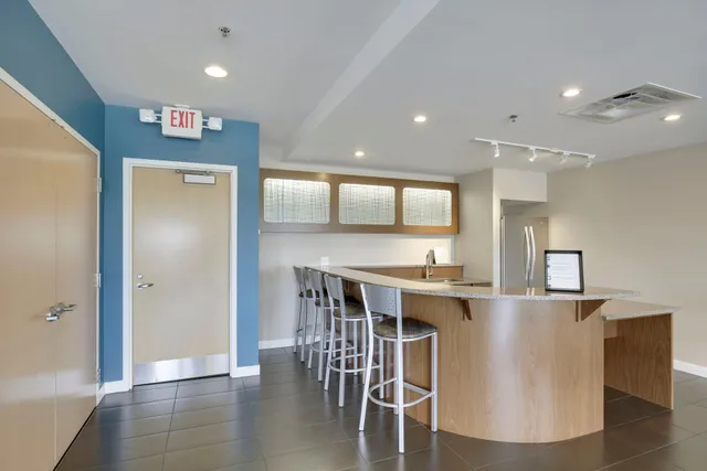 $1,695 | 929 Portland Avenue, Unit 205, Minneapolis, MN 55404