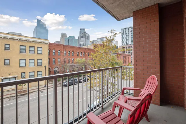 $1,695 | 929 Portland Avenue, Unit 205, Minneapolis, MN 55404