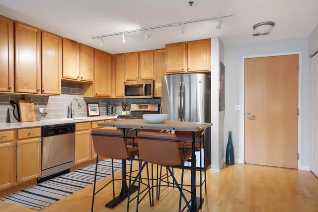 $1,695 | 929 Portland Avenue, Unit 205, Minneapolis, MN 55404