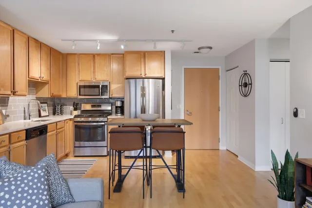 $1,695 | 929 Portland Avenue, Unit 205, Minneapolis, MN 55404