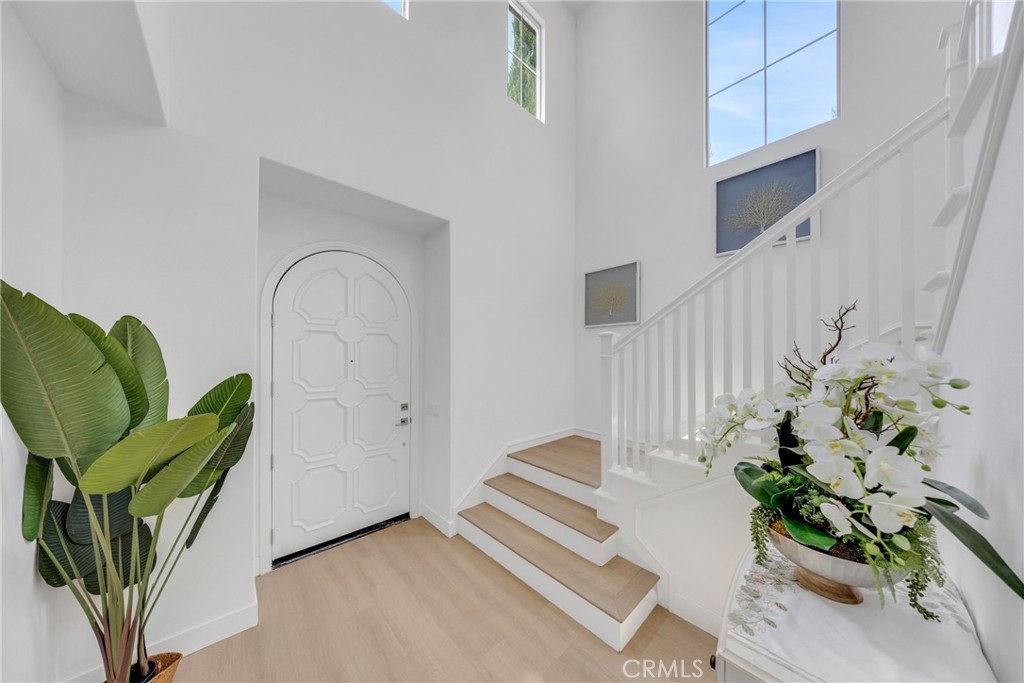 182 Frontier Irvine, CA 92620 - Photo 5 of 41 a view of entryway with flower pots