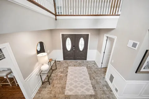 $1,899,000 | 586 Earl Drive, Northfield, IL 60093