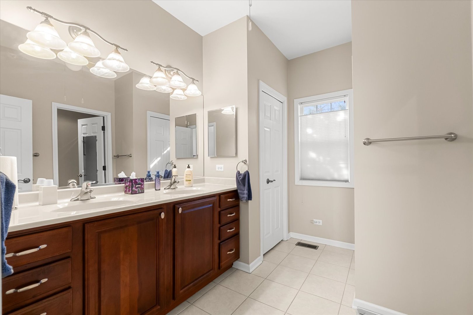 6 Winthrop New Road Sugar Grove, IL 60554 - Photo 19 of 38 a spacious bathroom with a double vanity sink mirror and double