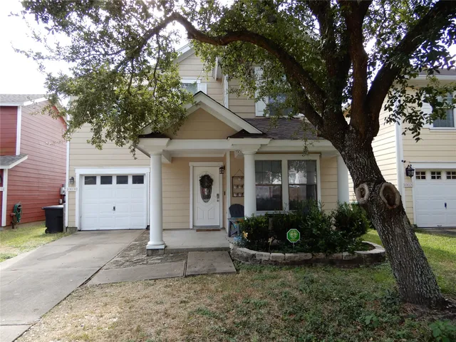 $1,975 | 10030 Victoria Falls Lane, Houston, TX 77075