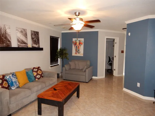 $1,975 | 10030 Victoria Falls Lane, Houston, TX 77075