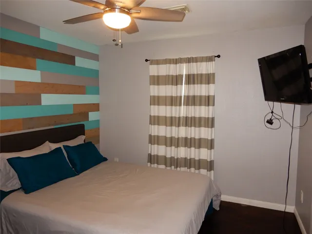 $1,975 | 10030 Victoria Falls Lane, Houston, TX 77075