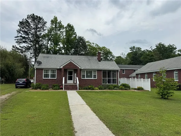 $182,000 | 422 East Savannah Street, Calhoun Falls, SC 29628