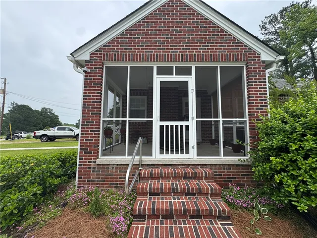 $182,000 | 422 East Savannah Street, Calhoun Falls, SC 29628