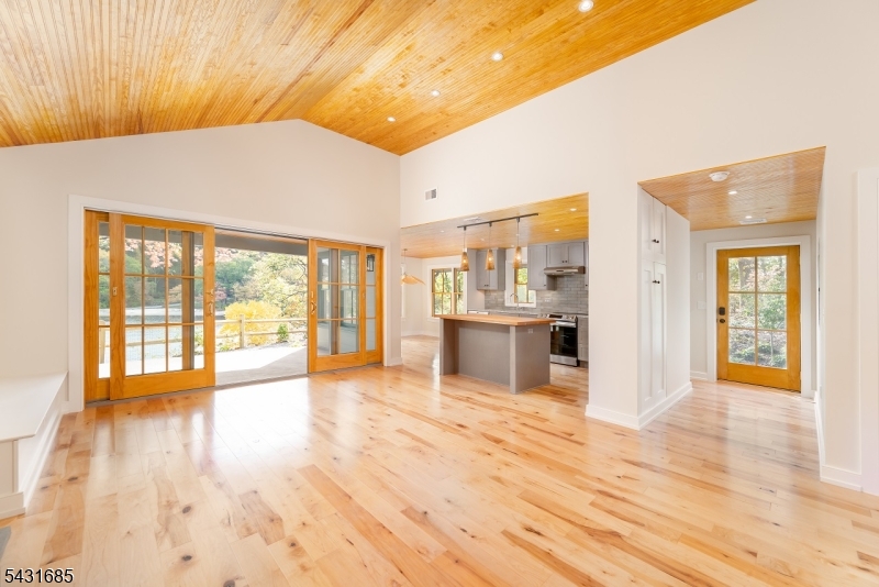 232 West Shore Road Stockholm, NJ 07460 - Photo 32 of 43