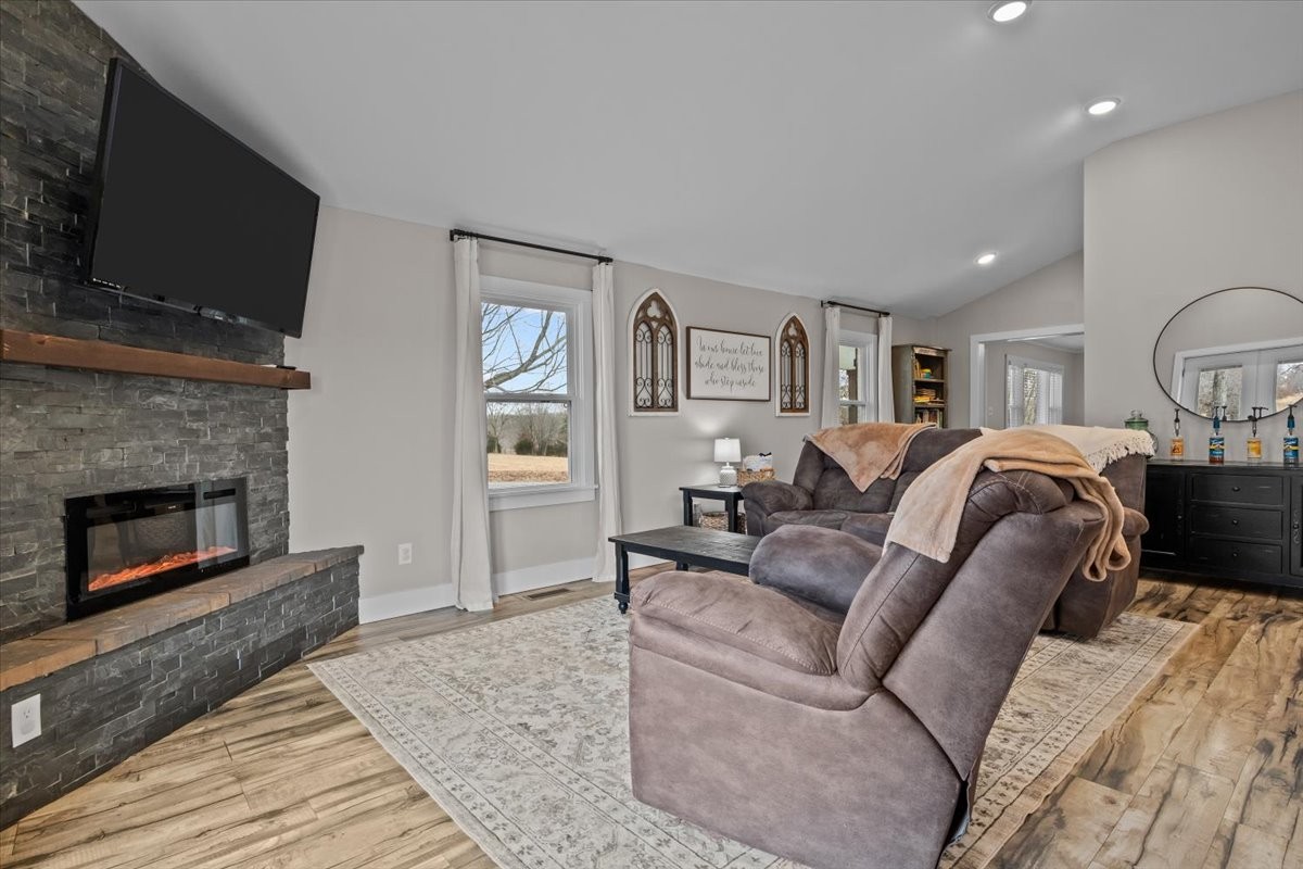 933 Dady Road McEwen, TN 37101 - Photo 8 of 35 Gallery Image 8