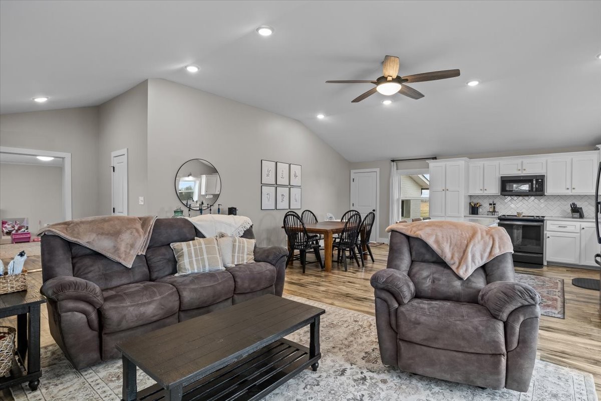 933 Dady Road McEwen, TN 37101 - Photo 9 of 35 Gallery Image 9