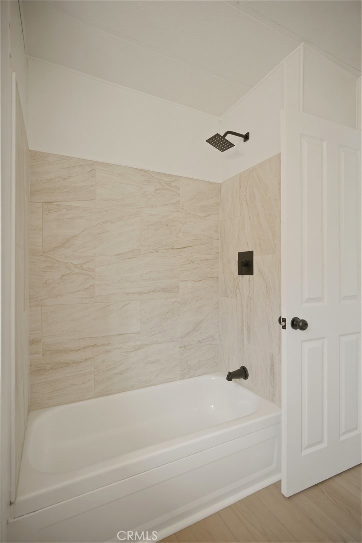 59995 Granite Gulley Road Anza, CA 92539 - Photo 23 of 33 a bathroom with a bathtub