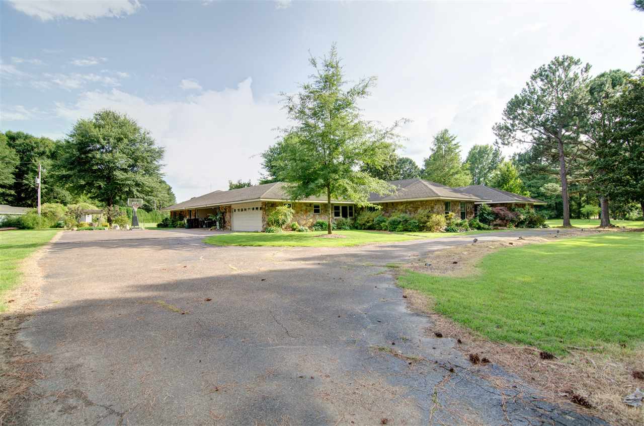 11429 Sycamore Farms Road Collierville, TN 38017 - Photo 1 of 25 Gallery Image 1