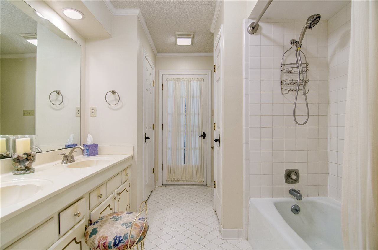 11429 Sycamore Farms Road Collierville, TN 38017 - Photo 3 of 25 Gallery Image 3