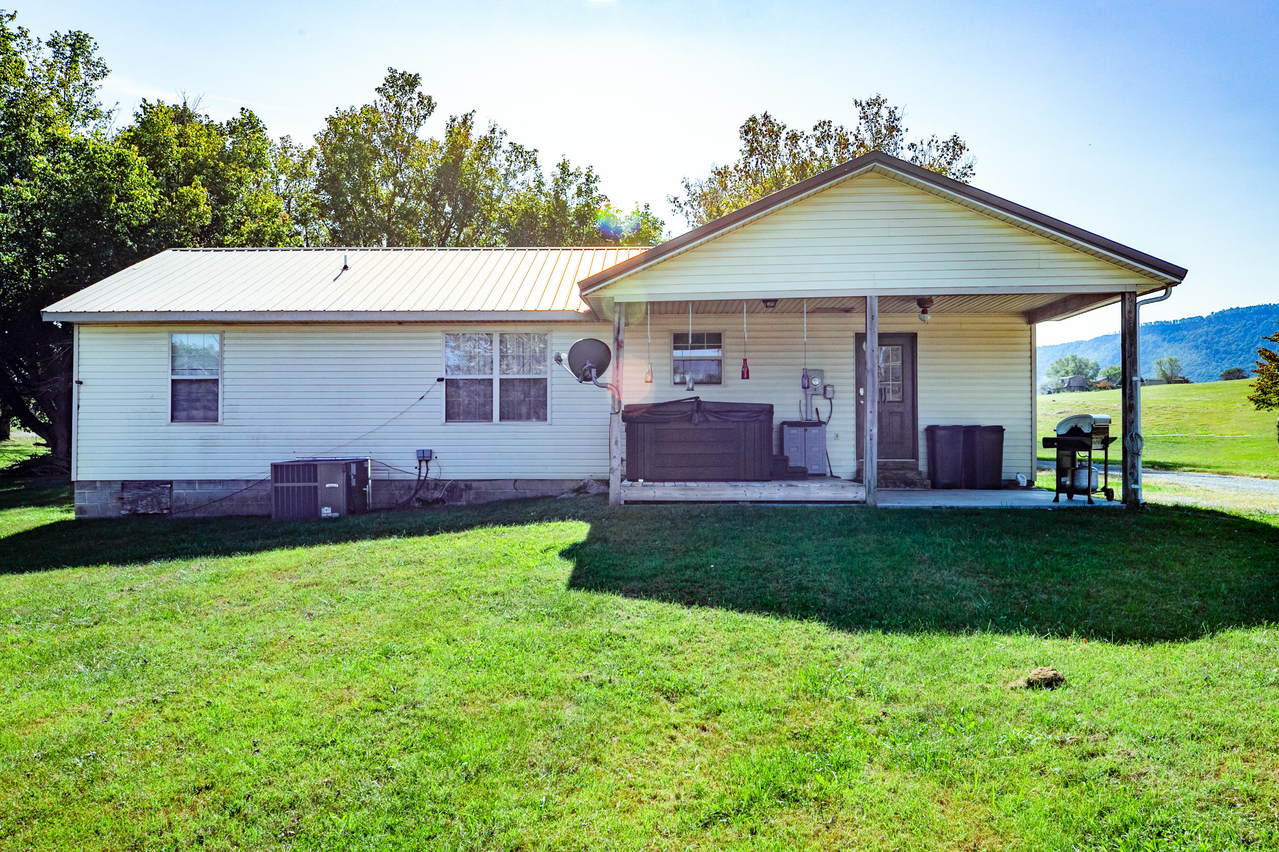 249 Frontier Road La Follette, TN 37766 - Photo 34 of 36 249 Frontier Rd-31