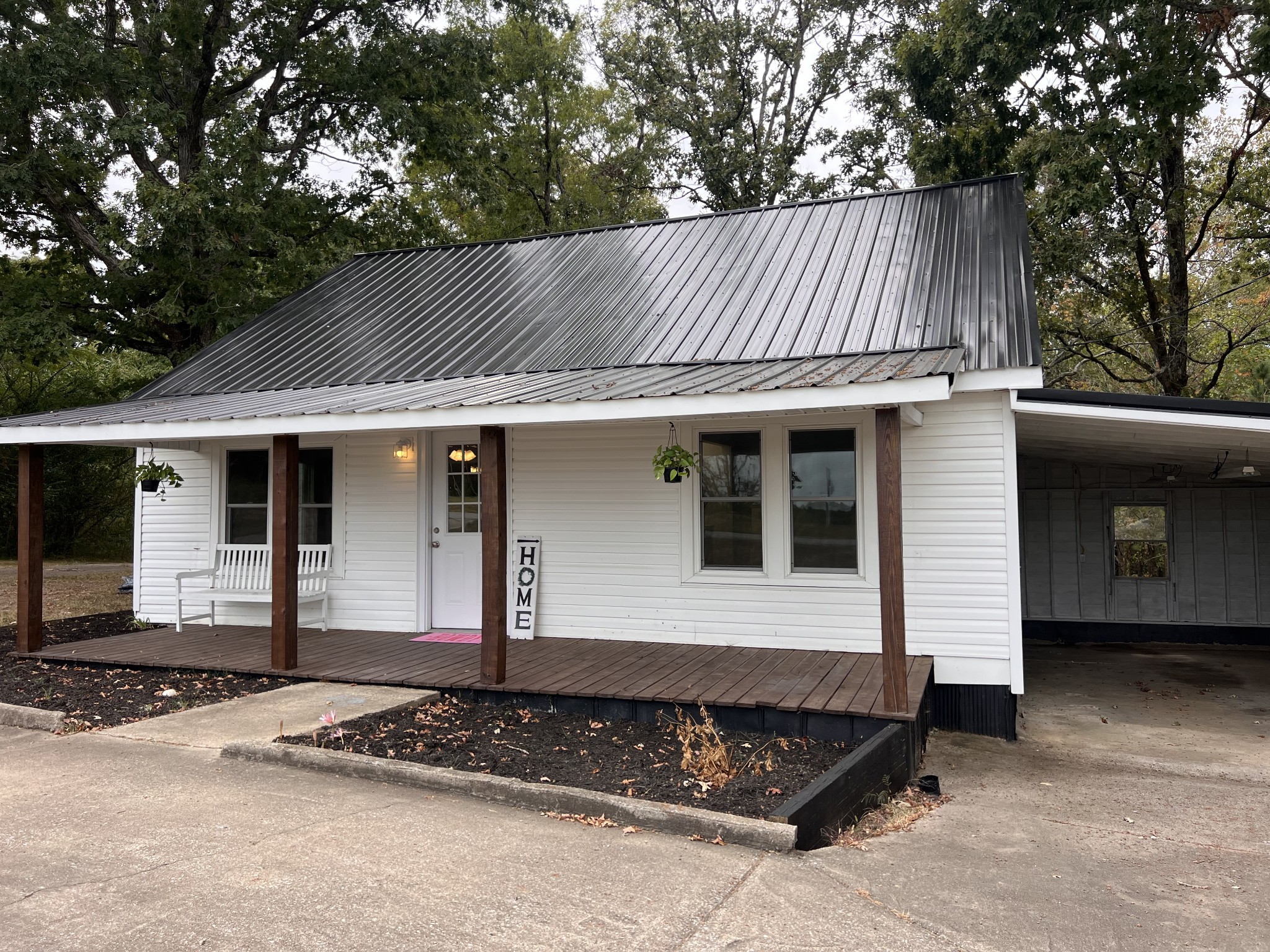 1865 Clydeton Road Waverly, TN 37185 - Photo 31 of 40 a front view of a house with a yard