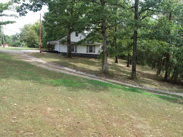 $300,000 | 1865 Clydeton Road, Waverly, TN 37185