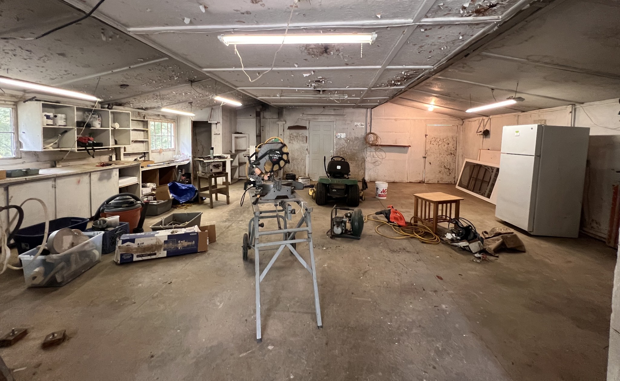 1865 Clydeton Road Waverly, TN 37185 - Photo 40 of 40 a view of a room with gym equipment