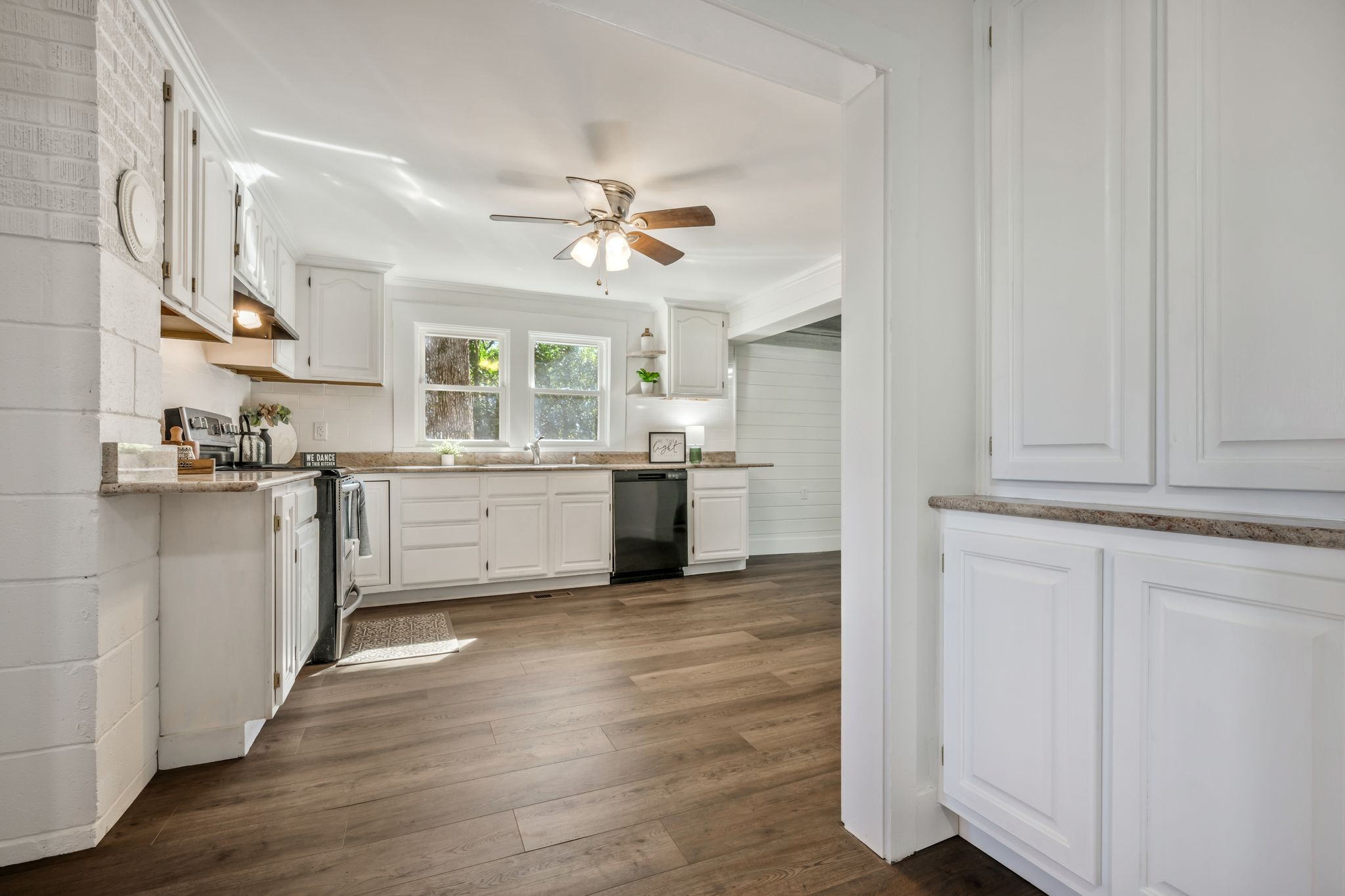 1865 Clydeton Road Waverly, TN 37185 - Photo 8 of 40 a view of a kitchen with electric appliances