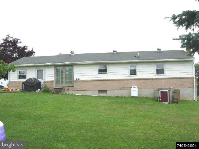 4175 Walters Hatchery Road York, PA 17408 - Photo 7 of 9