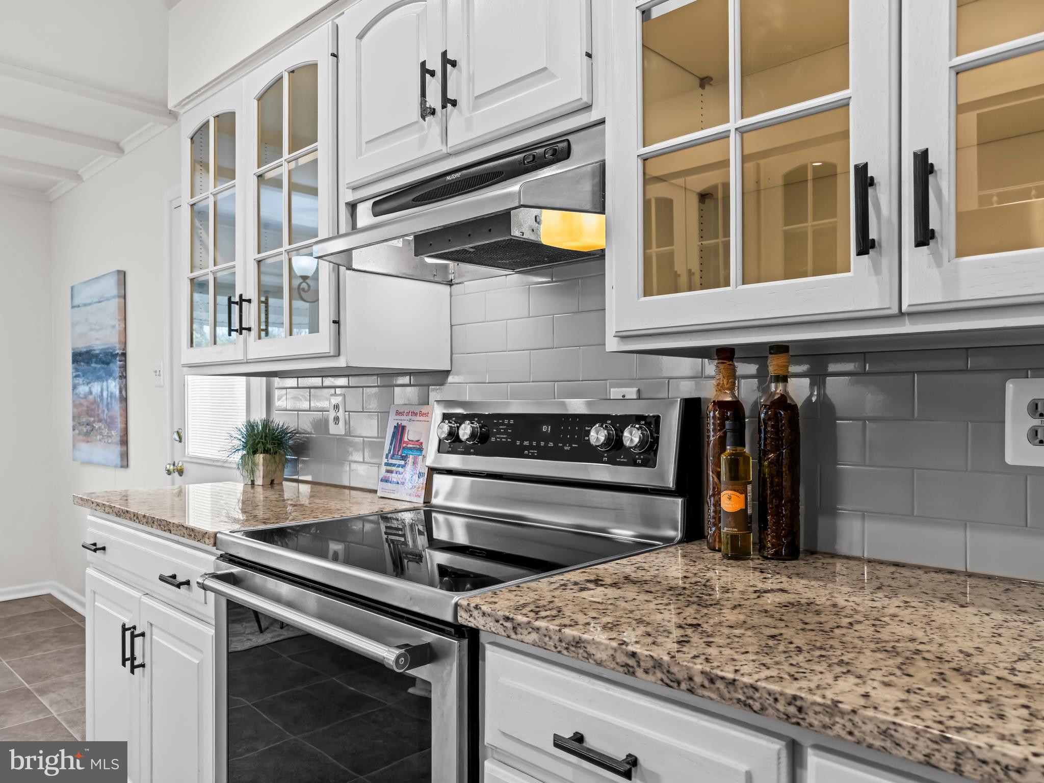 11609 Deborah Drive Potomac, MD 20854 - Photo 3 of 43