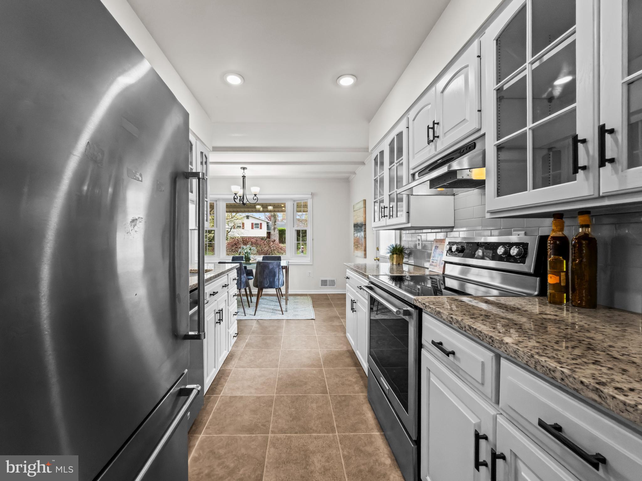 11609 Deborah Drive Potomac, MD 20854 - Photo 4 of 43