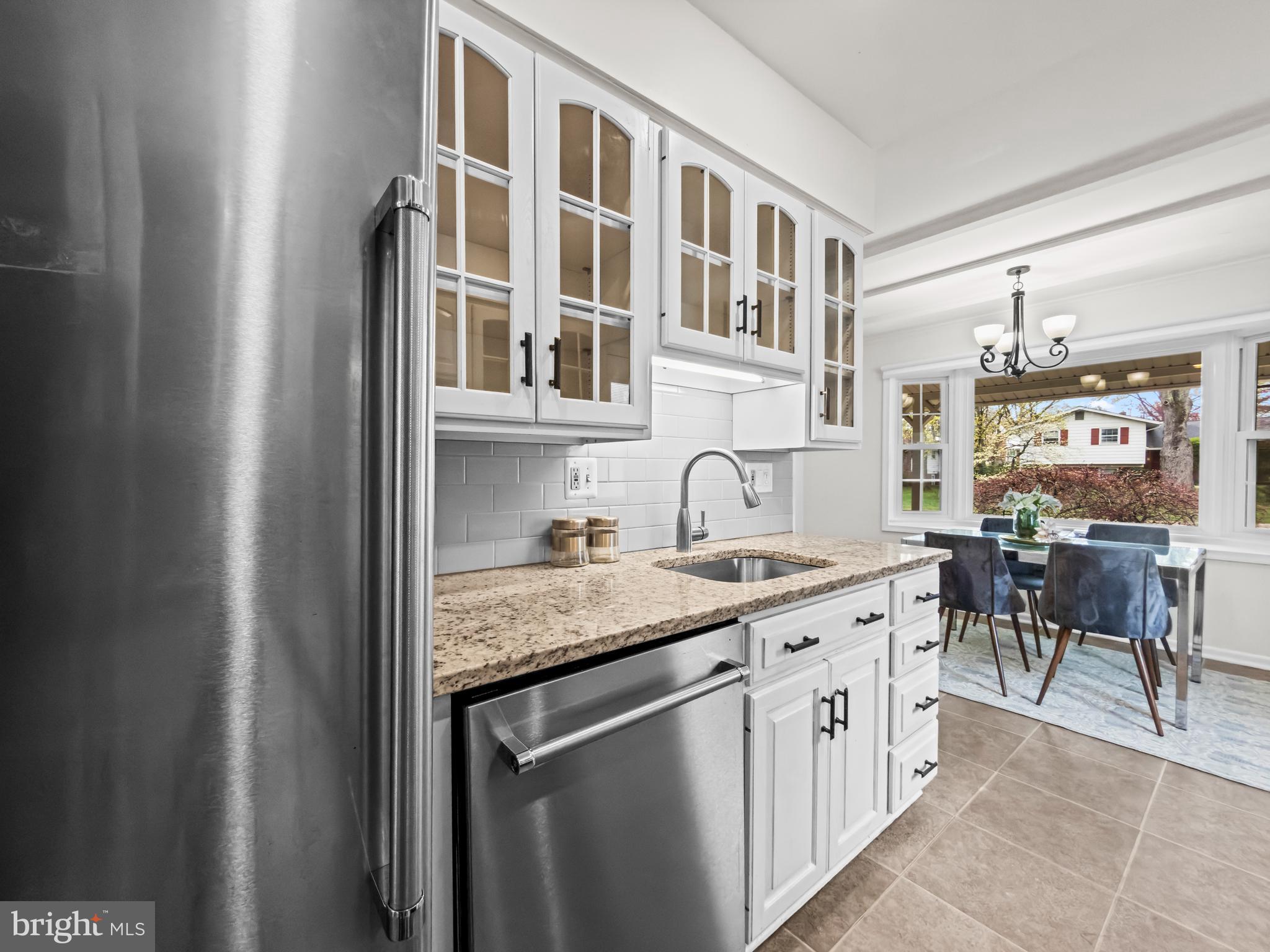 11609 Deborah Drive Potomac, MD 20854 - Photo 5 of 43