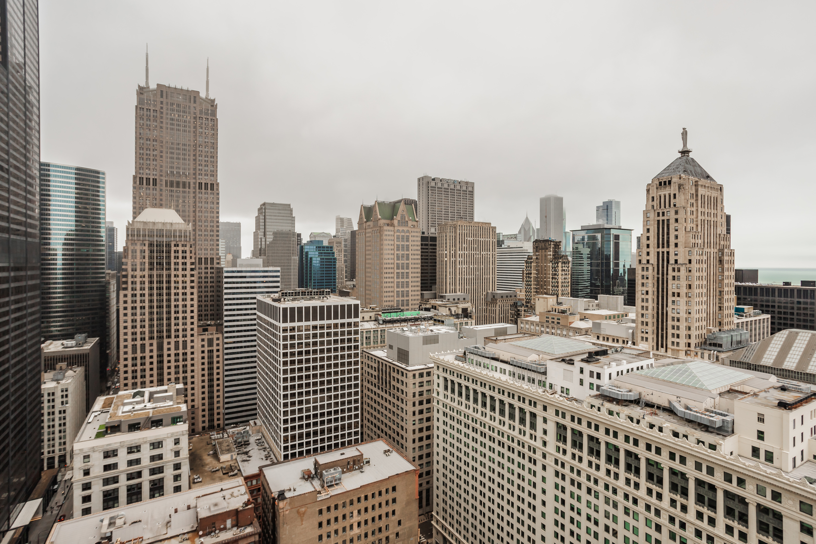 235 West Van Buren Street, Unit 4017 Chicago, IL 60607 - Photo 15 of 18