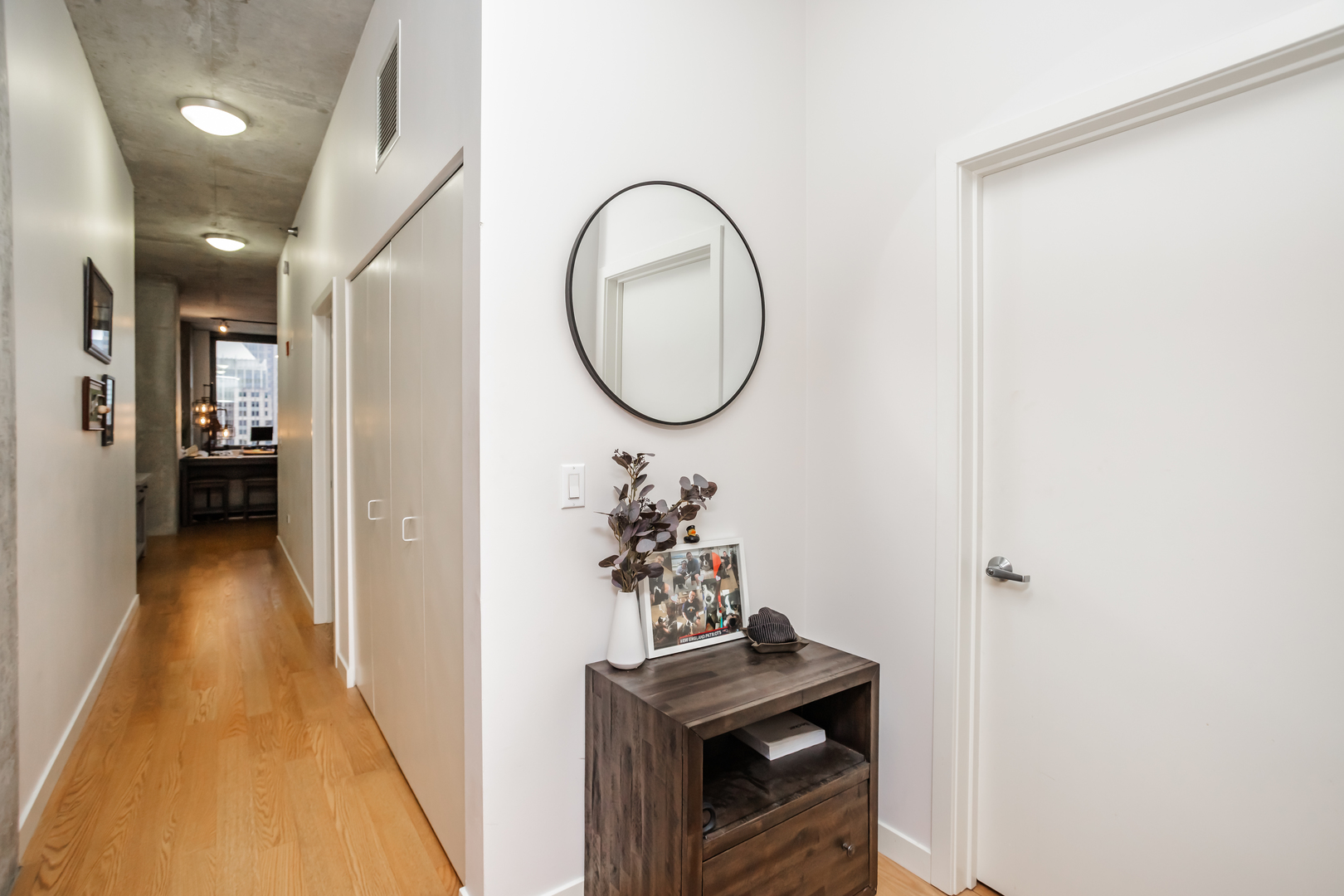 235 West Van Buren Street, Unit 4017 Chicago, IL 60607 - Photo 5 of 18