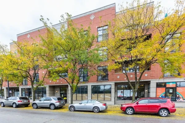 $2,400 | 5766 North Lincoln Avenue, Unit 205, Chicago, IL 60659