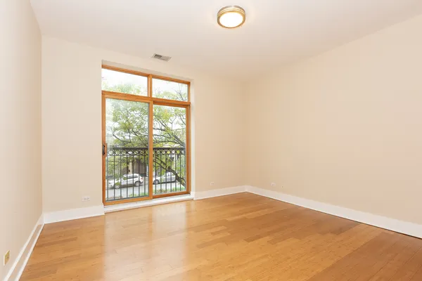 $2,400 | 5766 North Lincoln Avenue, Unit 205, Chicago, IL 60659