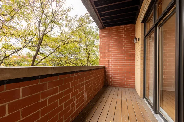 $2,400 | 5766 North Lincoln Avenue, Unit 205, Chicago, IL 60659